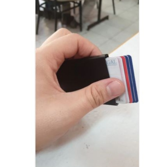 NEW RFID Blocking Card Wallet (Black/Silver) - Picture 7 of 8